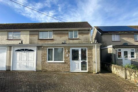 3 bed property, in Nut Tree Close, £265,000