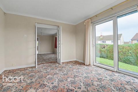 2 bed property, in Wavell Drive, £280,000