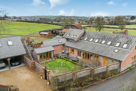 4 bed property, in Apple Blossom Barn, £650,000