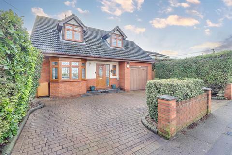5 bed property, in London Road, £595,000