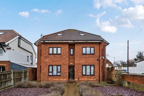 1 bed property, in Woolacombe Road, £240,000