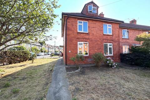 3 bed property, in Norbins Road, £325,000