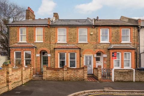 3 bed property, in Newton Road, £975,000
