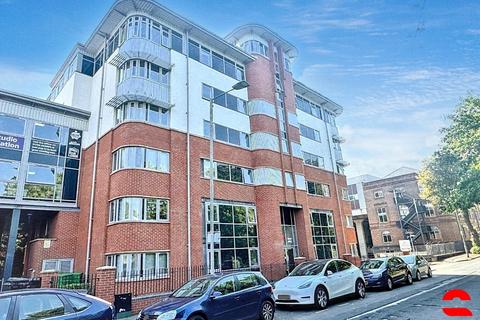 Studio, in 28 Central Park Avenue, £46,000