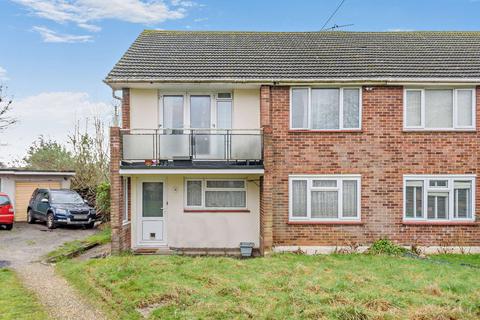 2 bed property, in Lingfield Gardens, £149,000