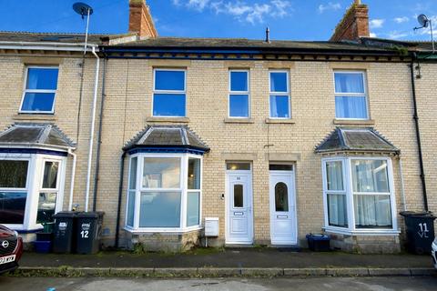 3 bed property, in Victoria Lawn, £215,000