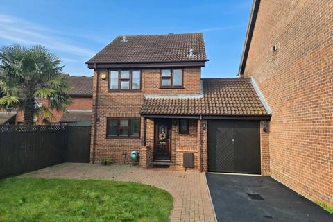 3 bed property, in Chirk Close, £575,000