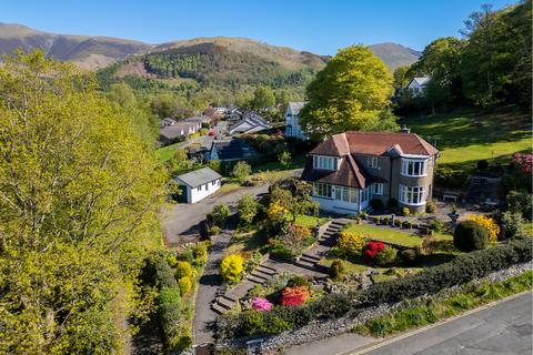 3 bed property, in Manor Glen, £1,200,000