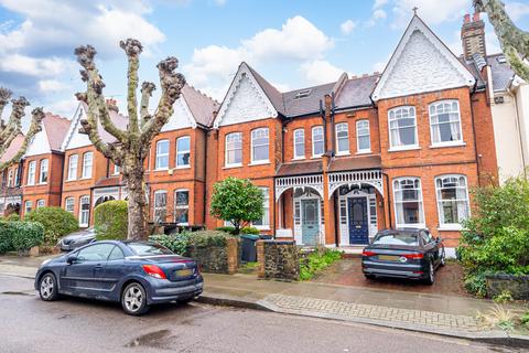 1 bed property, in Warner Road, £375,000