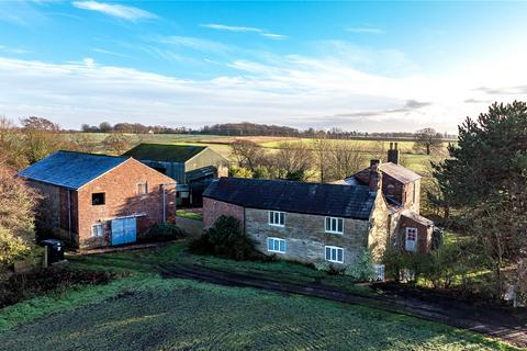5 bed property, in Hollands Farmhouse, £795,000