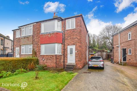 3 bed property, in Hungerhill Road, £160,000