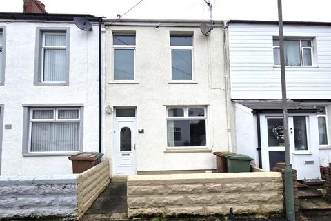 2 bed property, in Dol-Y-Felin Street, £179,950