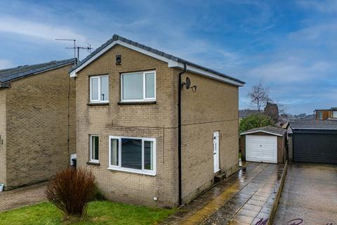 3 bed property, in Ascot Parade, £220,000