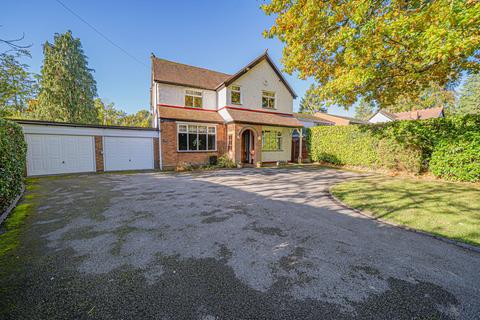 4 bed property, in Kenilworth Road, £875,000