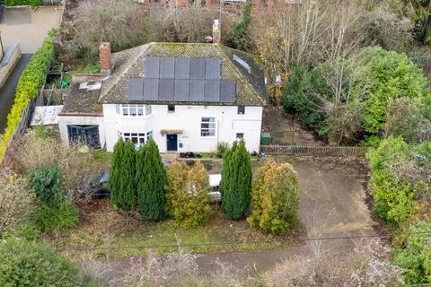 4 bed property, in Cumnor Hill, £800,000