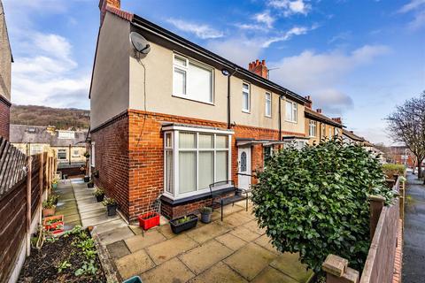 3 bed property, in Lynndale Avenue, £210,000