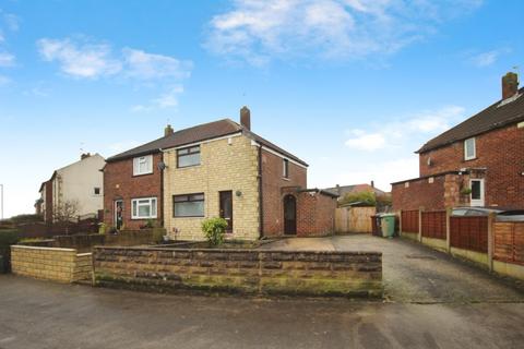 2 bed property, in Acres Hall Avenue, £165,000