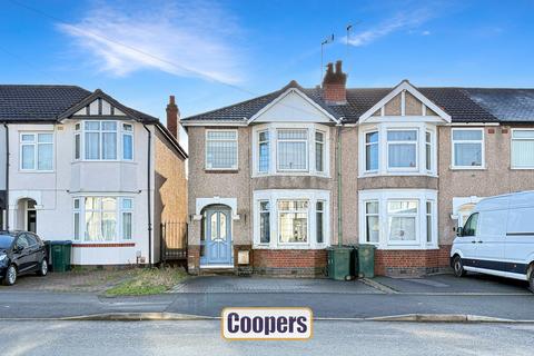 3 bed property, in Courtland Avenue, £240,000