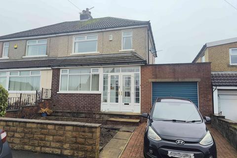 3 bed property, in South Lane, £225,000
