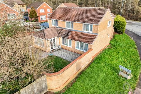 5 bed property, in Bramble End, £500,000