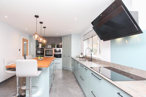 4 bed property, in Ickleton Road, £525,000