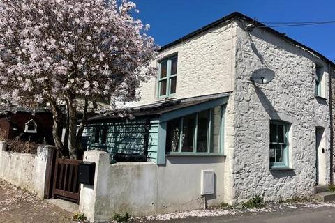 2 bed property, in Crockers Row, £230,000