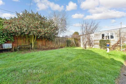 3 bed property, in Chulkhurst, £375,000