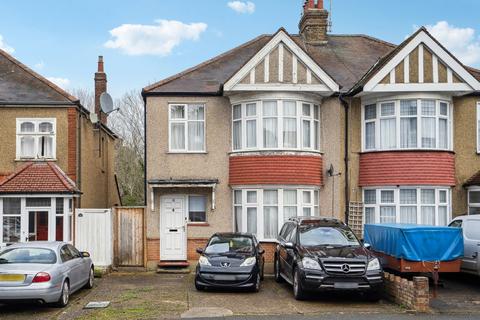 3 bed property, in Cambridge Road, £650,000