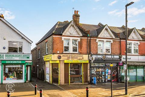 Studio, in Greenford Avenue, £275,000