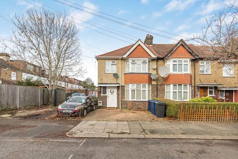 3 bed property, in Park View, £825,000