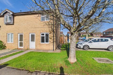 2 bed property, in Wavell Close, £239,995