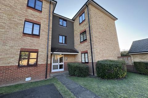1 bed property, in Tamarin Gardens, £190,000