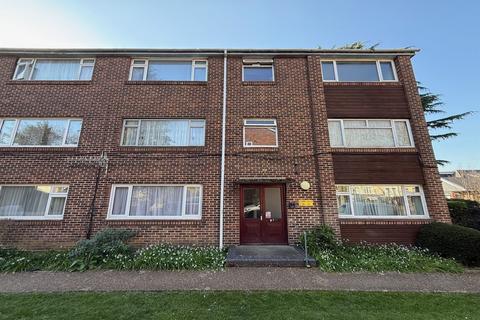 1 bed property, in Woolston, £90,000