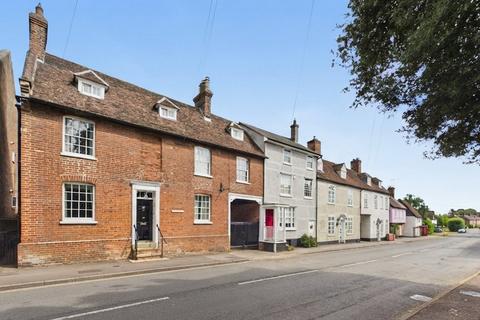 5 bed property, in High Street, £950,000