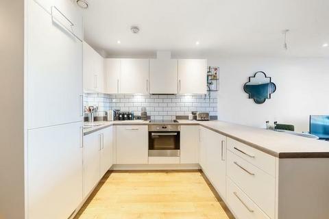 2 bed property, in Gambit Avenue, £201,000