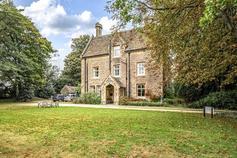 7 bed property, in Trimnells House, £1,400,000