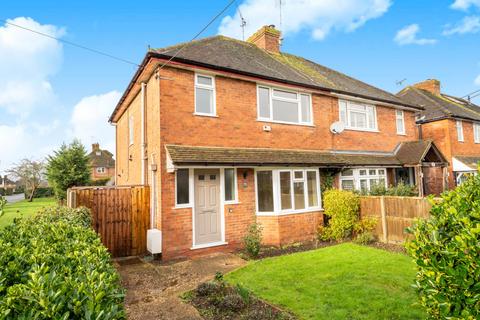 3 bed property, in Newtown Road, £650,000