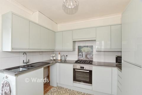 2 bed property, in Linden Avenue, £330,000