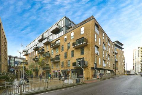 2 bed property, in Fleet Street, £350,000