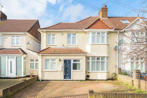 5 bed property, in Argyle Avenue, £700,000