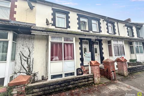 6 bed property, in Broadway, £230,000