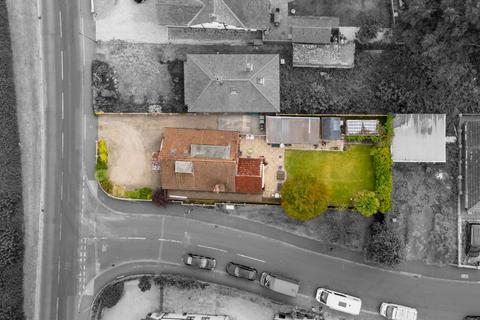 5 bed property, in Stockton Lane, £450,000