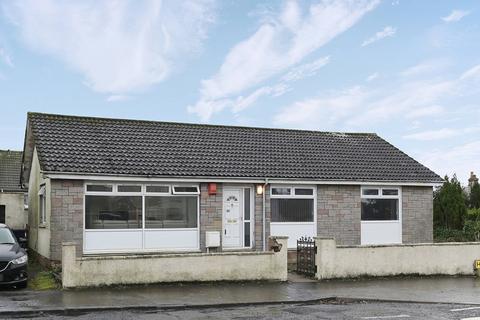 4 bed property, in Henderson Street, £210,000
