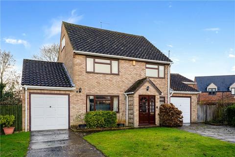 5 bed property, in Stour View, £575,000