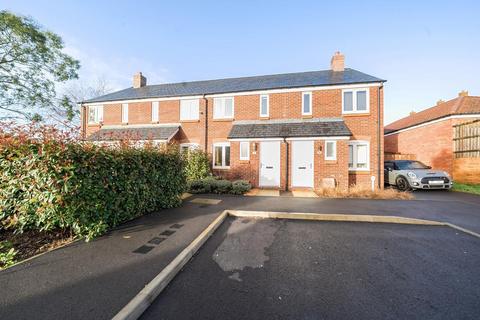 2 bed property, in Turing Close, £220,000