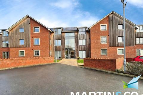 2 bed property, in Huntsman House, £64,950