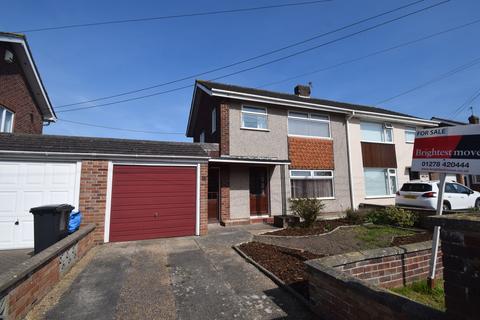 3 bed property, in Warwick Avenue, £239,000