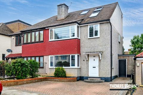 4 bed property, in Lockesley Drive, £563,500