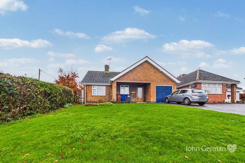 2 bed property, in Tutbury Road, £295,000
