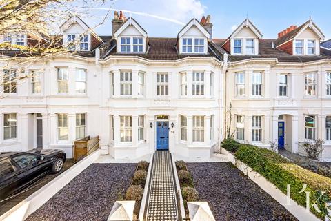 4 bed property, in Walsingham Road, £1,400,000